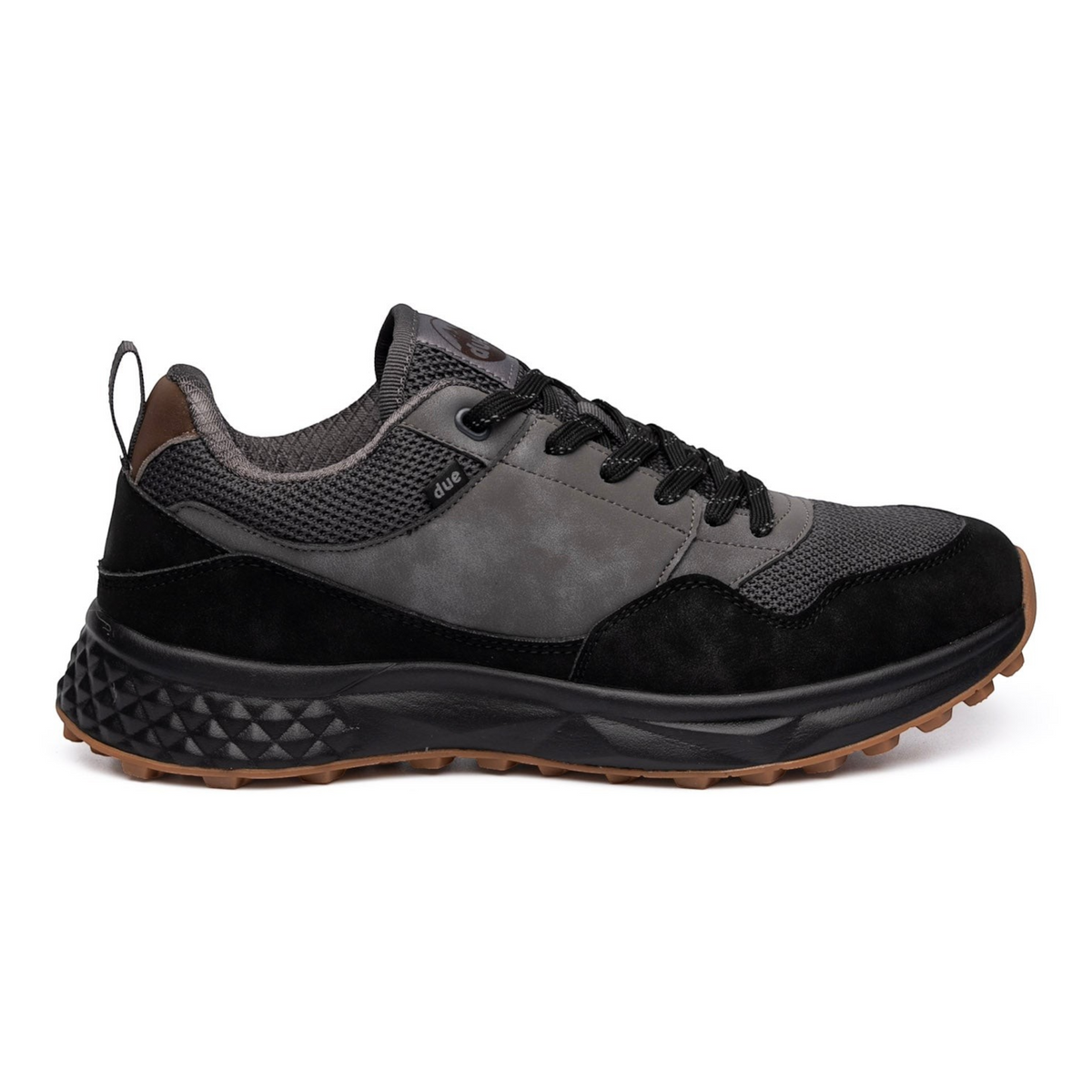 Zapatillas Due Shoes Dolomiti II en gris y negro con malla transpirable, suela de gran amortiguación y diseño urbano.